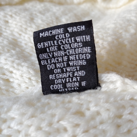 Moon & Madison - Off White Cable Knit Sweater Women's Size Medium - Picture 9 of 9